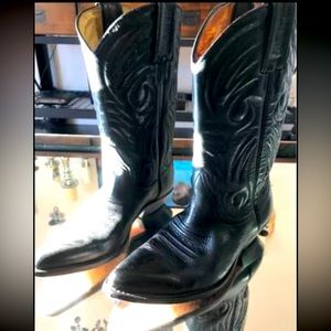 Black like new ladies Sancho’s leather cowboy boots 👢 made in Spain 🇪🇸
